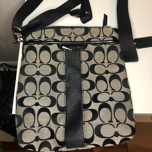 Coach Signature Crossbody Bag/Purse